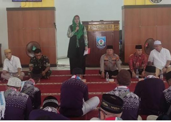 Kemenag Basel Bersama Wakil Bupati Lepas Jemaah Calon Haji Menuju Asrama Haji, Segini Totalnya 