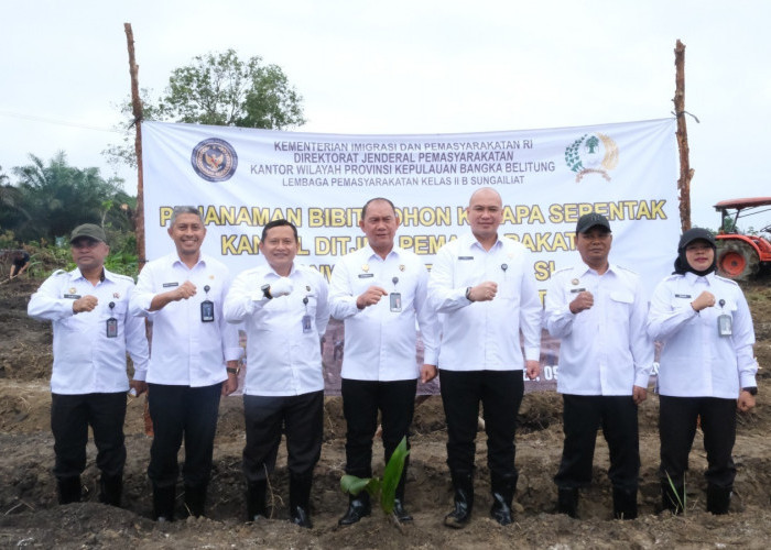 Kanwil Ditjen Imigrasi Bangka Belitung Tanam 10 Ribu Pohon Kelapa Untuk Dukung Ketahanan Pangan Nasional