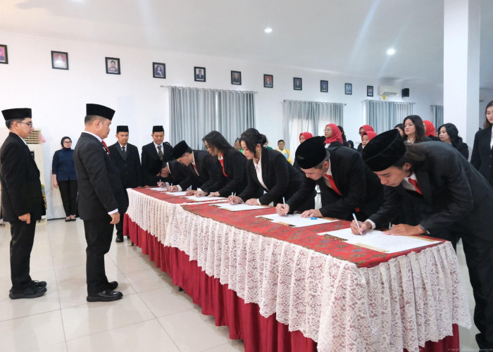 Kanwil Kemenkum Babel Ambil Sumpah 17 Notaris Tahun 2026