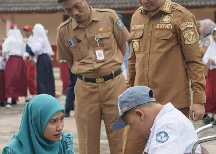Hari Pertama Masuk Sekolah, Bupati Algafry, Ini Hari Istimewa Bagi Siswa dan Orang Tua 