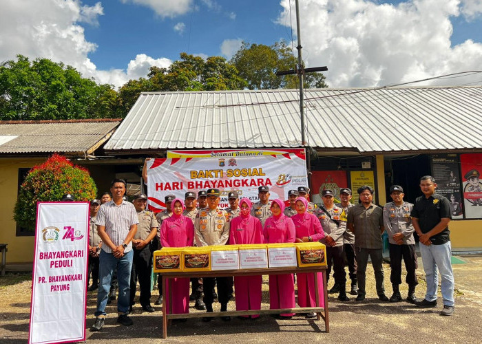 HUT Bhayangkara ke 80, Polsek Payung  Gelar Bakti Sosial ke Masyarakat