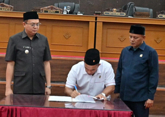 DPRD Babar Terbitkan 38 Rekomendasi LKPJ Bupati 2025, Soroti Defisit Hingga Stunting