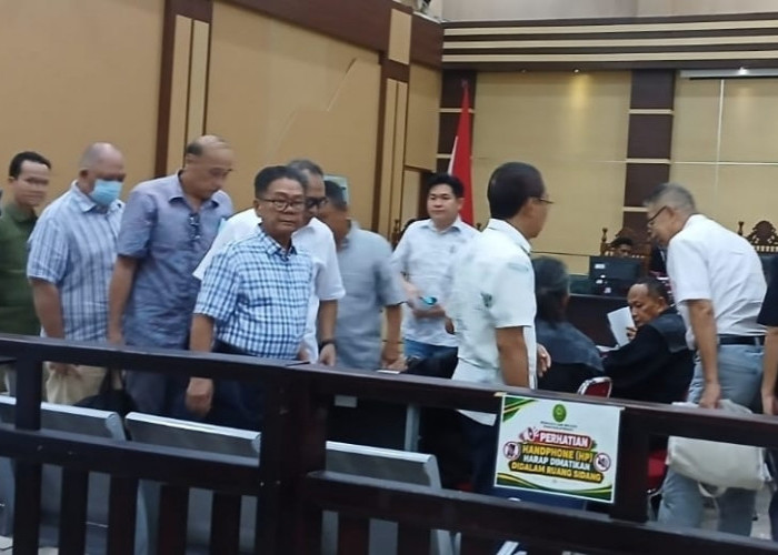 Bos Timah Afat Cs Kembali Jalani Sidang Tipikor