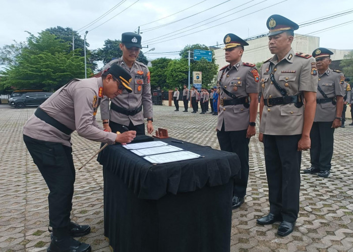 Kombes Pol Max Pimpin Sertijab Tiga Perwira Polresta Pangkalpinang