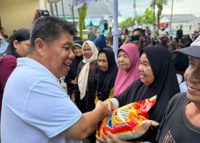 Satu Tahun Kepemimpinan, Gubernur Babel Salurkan Bantuan Sosial 2.185 ton beras bagi Warga Kurang Mampu 