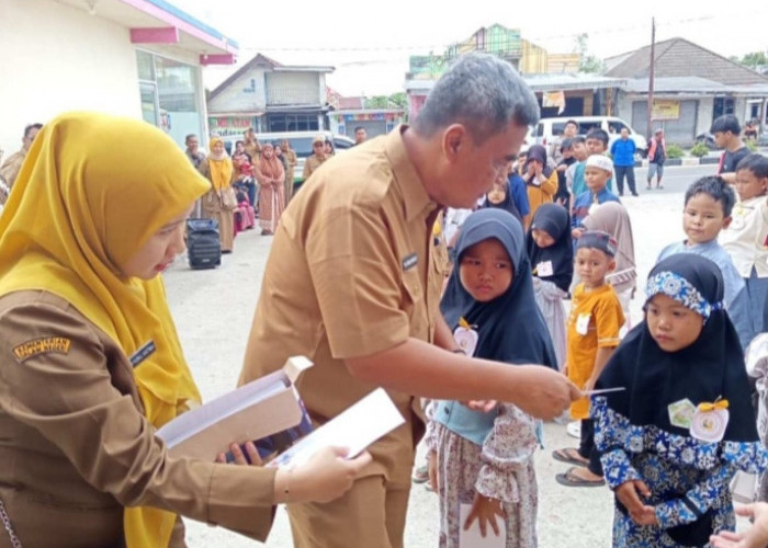 Tebar Kebahagiaan di Bulan Suci, 46 Anak Yatim Berbelanja Baju Lebaran di Asoka Koba