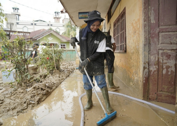 Dukung Pemulihan Pascabencana, Relawan BRI Peduli Terjun Langsung “Bersih-bersih Sekolah” di Aceh Tamiang 