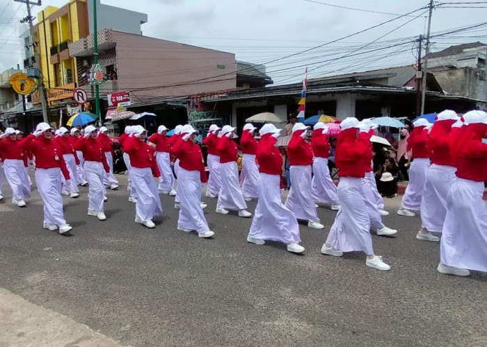 Ratusan Pelajar Di Kabupaten Basel Ikuti Pawai Baris Indah, Segini Total Pesertanya 