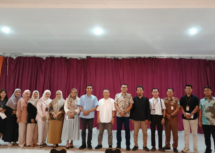 Rektor Institut Pahlawan 12 Berikan Insentif bagi Dosen Peraih Dana Kompetisi Riset Kemdiktisaintek