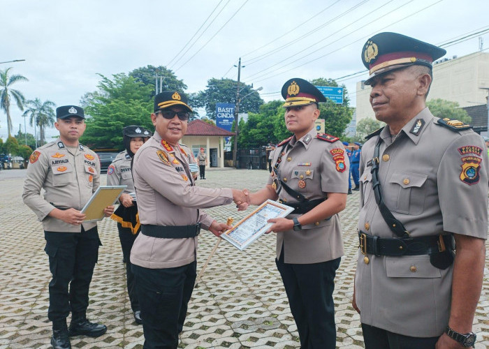 Polresta Pangkalpinang Beri Penghargaan kepada 17 Personel dan 8 Masyarakat Berprestasi Lawan Geng Motor