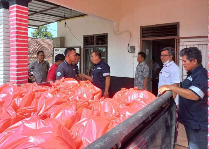 PT Timah Tbk Salurkan Bantuan untuk Korban Puting Beliung di Desa Jeriji