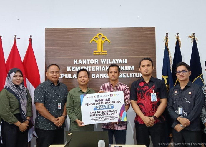 Kanwil Kemenkum Babel Terima Plakat dan Mockup Sertifikat Merek dari HUB UMK PLN Babel