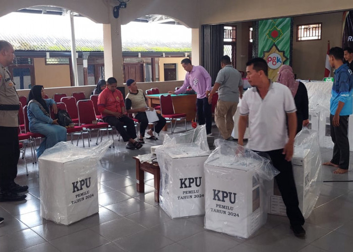 Jajaran Polresta Pangkalpinang Pantau Pengamanan Pleno Hasil Pemilu 2024