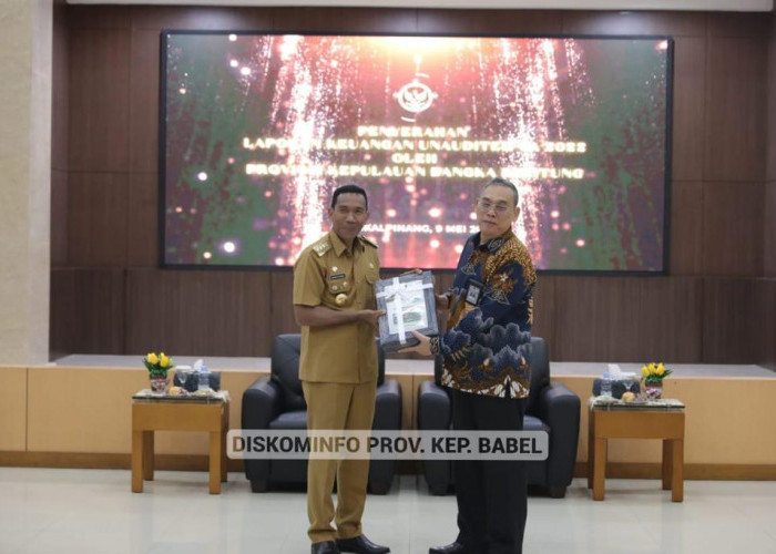 Pj Gubernur Suganda Serahkan LKPD 2022 Pada BPK Perwakilan Kep Babel