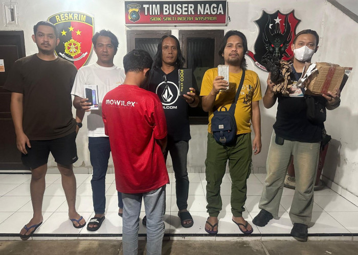 Pegawai Gudang JNE Pangkalpinang Gelapkan HP Senilai Rp311 Juta