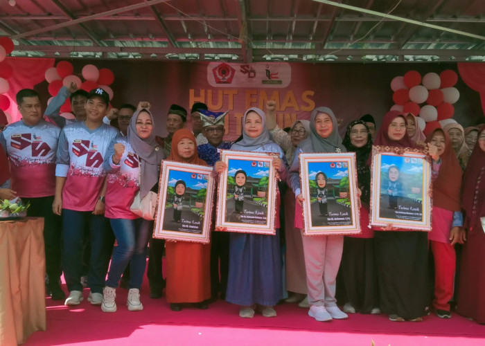 HUT Emas SDN 10 Sungailiat Dimeriahkan Jalan Santai, Pentas Seni & Bazar UMKM
