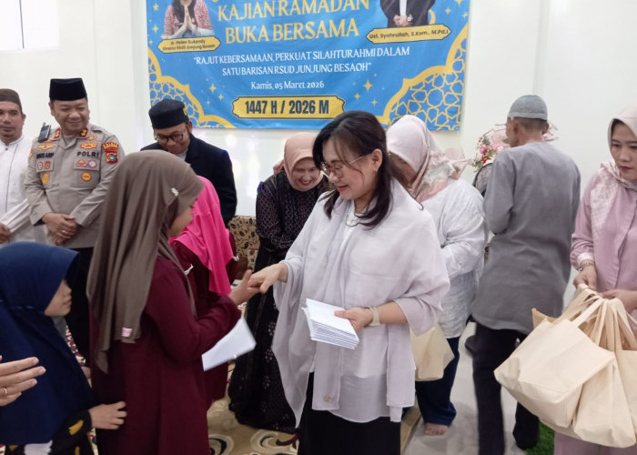 Pererat Silaturahmi dan Kepedulian Sesama, RSUD Junjung Besaoh Berikan Santunan ke Anak Yatim Piatu 
