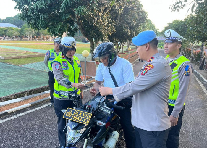 Satlantas Polres Basel Bersama Propam Lakukan Razia Kendaraan di Mapolres