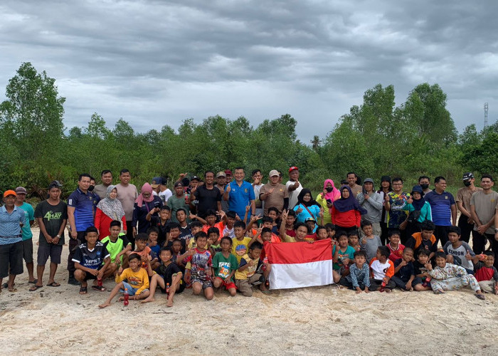 Pembangunan Lapangan Bola Kelurahan Opas Masih Butuh Bantuan