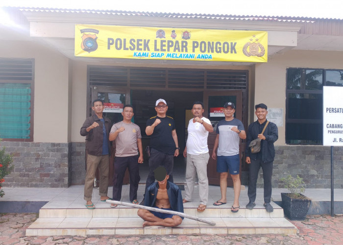 Akui Kecewa Dengan Pemdes Pongok, Anggota BPD Pongok Rusak Kantor Desa 