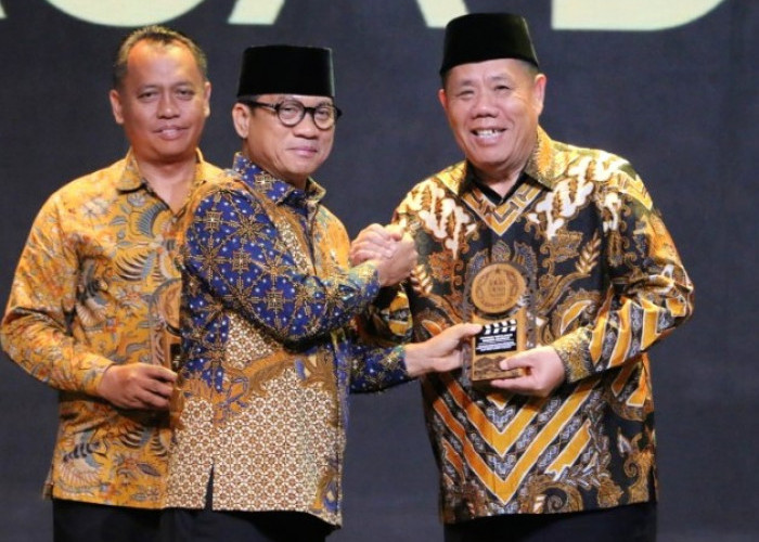 Gubernur Hidayat Arsani Raih Penghargaan Provinsi Terbaik atas Penilaian Rasio Tertinggi Film Pendek Jaga Desa