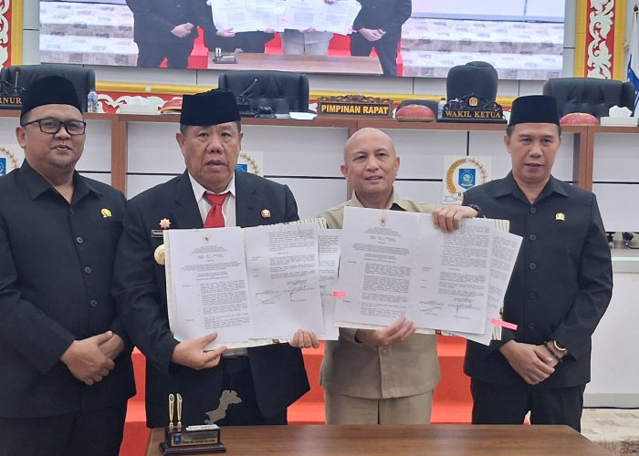 Kanwil Kemenkum Babel Hadiri Rapat Paripurna DPRD Babel, Dua Ranperda Disetujui Menjadi Perda