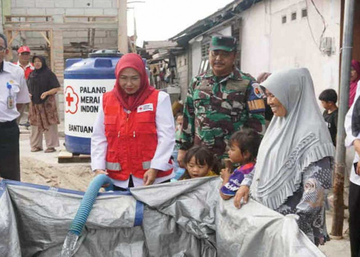 Bantu Warga Terdampak Kekeringan, PMI Belitung Salurkan 1,23 Juta Liter Air
