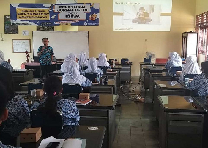 Jurnalis Alumni SMKN 1 Sungailiat Berbakti Lewat Pelatihan Jurnalistik