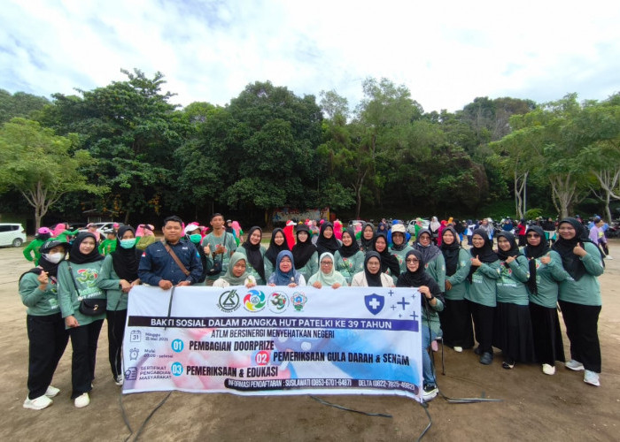 HUT Ke 39, Patelki Bangka Barat Gelar Bakti Sosial di Pantai Batu Rakit