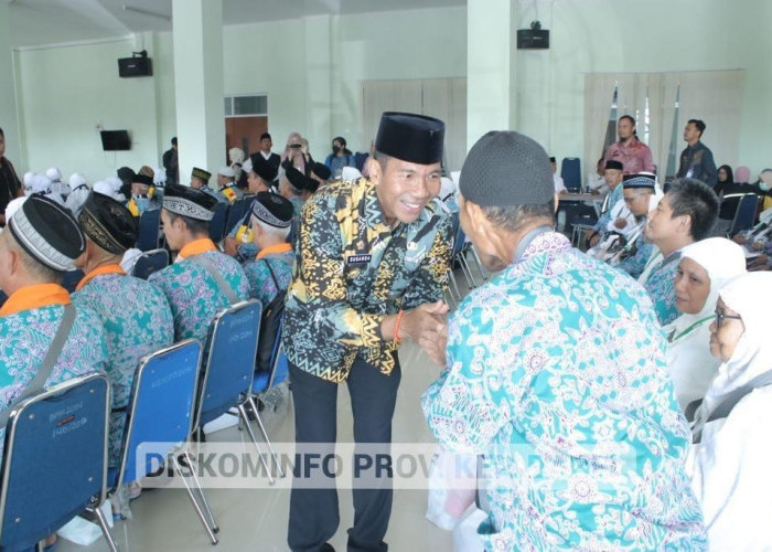 80 Calon Jemaah Haji Tambahan Asal Bangka Belitung Diberangkatkan