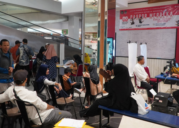 Imigrasi Pangkalpinang Beri Layanan “Paspor Merdeka” di Transmart Pangkalpinang