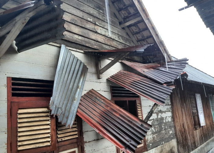 Angin Ribut Hantam 21 Rumah di Kecamatan Koba dan Lubuk Besar 