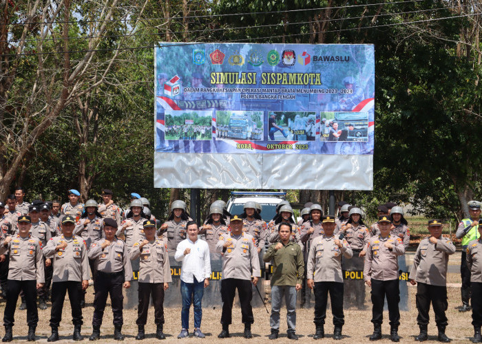 Gelar Sispamkota, Massa Tolak Hasil Pemilu dan Serbu Kantor KPU Bateng