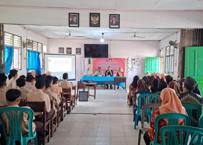 Bijak Bermedia Sosial Lewat Edukasi Sekolah, DWP Basel Berikan Pengertian Ini ke Siswa 