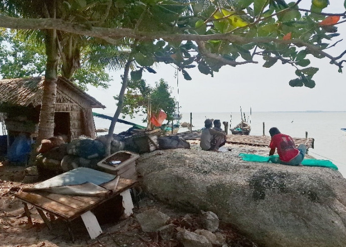 Menyelamatkan Ruang Hidup Nelayan Rias dan Beriga Lewat Operasi Tambang Berwawasan Lingkungan 