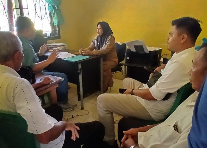 Kesal Tak Kunjung Dibuat Surat Tanah, Petani Landbaw Geruduk Kantor Kelurahan Kelapa
