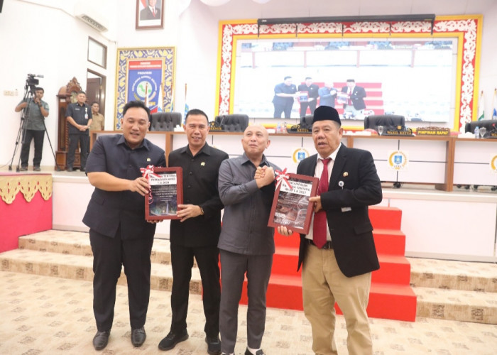 Serahkan Ranperda Perubahan APBD 2026 dan APBD 2027, Gubernur Hidayat: Uang Rakyat Harus Kembali ke Rakyat