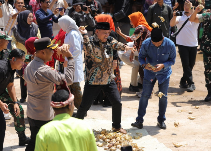 Festival Perang Ketupat Tempilang 2026 Meriah, Pemprov Babel Tegaskan Komitmen Pelestarian Budaya