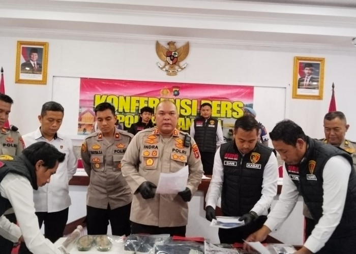 Kapolres Bangka Hadirkan Pelaku Pembunuhan Tukang Pijat, Sebilah Kayu Hilangkan Kesadaran Korban