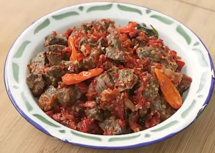 Jeroan Banyak Saat Kurban, Bikin Sambal Paru Aja