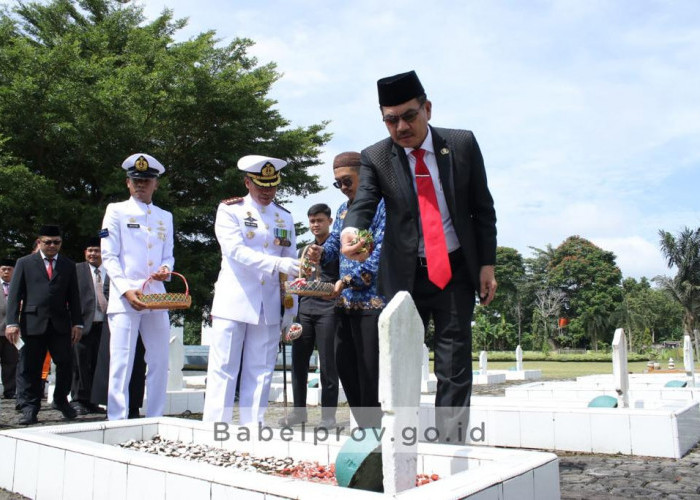 Wujud Syukur atas Jasa Pahlawan, Sekda Naziarto serta Forkopimda Ziarah ke Makam Pahlawan