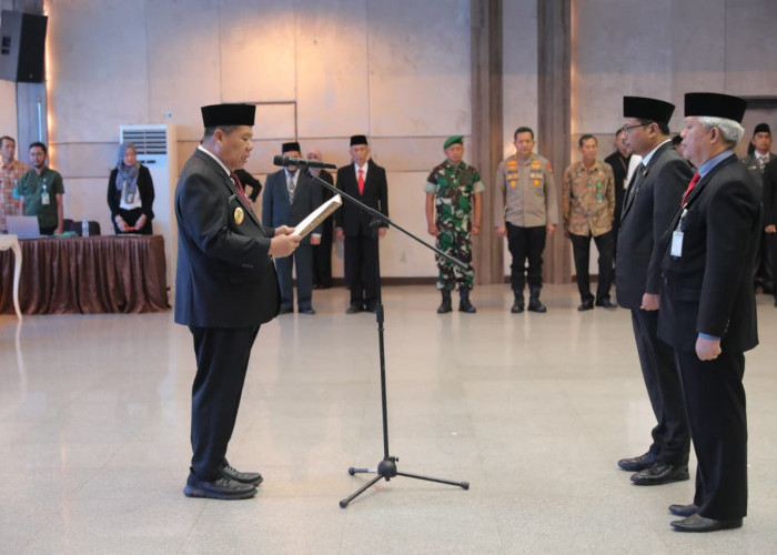 Gubernur Hidayat Lantik 19 Orang Pejabat Pimpinan Tinggi Pratama, Ingatkan Hal Berikut ini