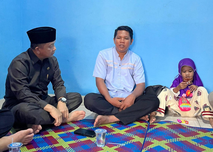 Aksan Visyawan Bersama Pengurus DPW PKS Babel Kunjungi Rumah Korban yang Tertimpa Pohon Tumbang 