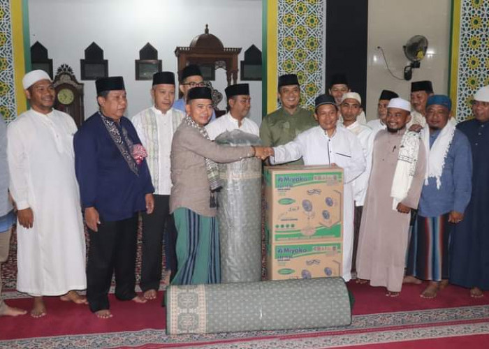 Safari Ramadan di Masjid Kenanga, Bupati Mulkan Ajak Tingkatkan Ketakwaan Kepada Allah SWT 
