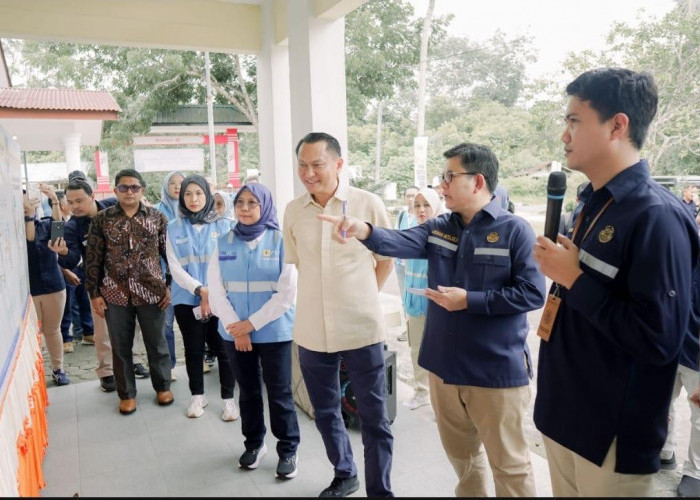 Ketua Komisi XII DPR RI Resmikan Penyalaan Perdana Program BPBL di Belitung Bersama Kementerian ESDM dan PLN