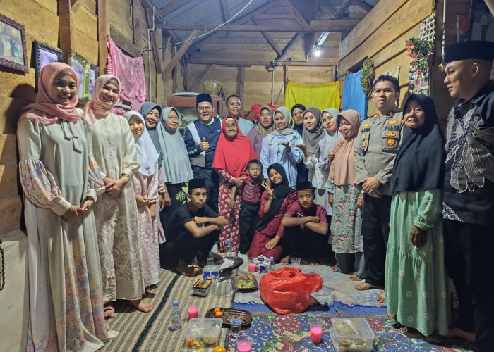 Kejutan Bupati Riza Buka Puasa Bersama Ibu Painem dan Serahkan Bantuan 