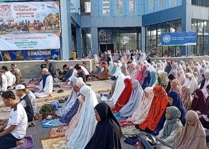 ​Dihadapan Ribuan Jemaah Idulfitri 1447 H, Ketua PWM Babel Ajak Implementasikan Nilai Spiritual Ramadan