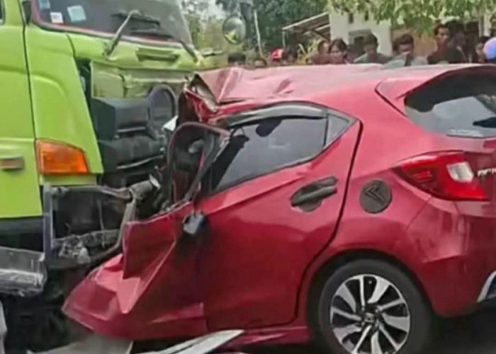 Honda Brio yang Bertabrakan dengan Truk Hino Ditumpangi Dosen Unmuh Babel, Sekeluarga Meninggal Dunia