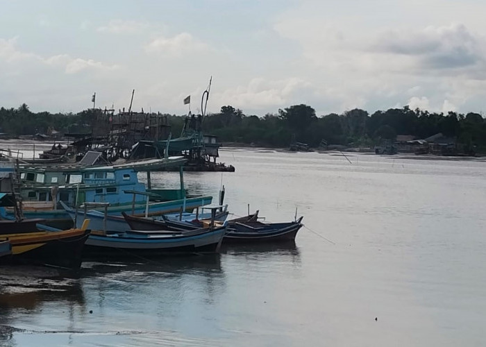 Nelayan Keluhkan Limbah Tambang Tutup Jalur Perahu, Minta Ditertibkan 
