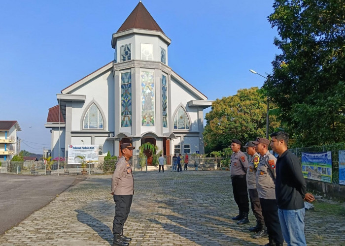 Perayaan Wafat dan Paskah di Gereja Santa Bernadeth di Pangkalpinang Berjalan Aman
